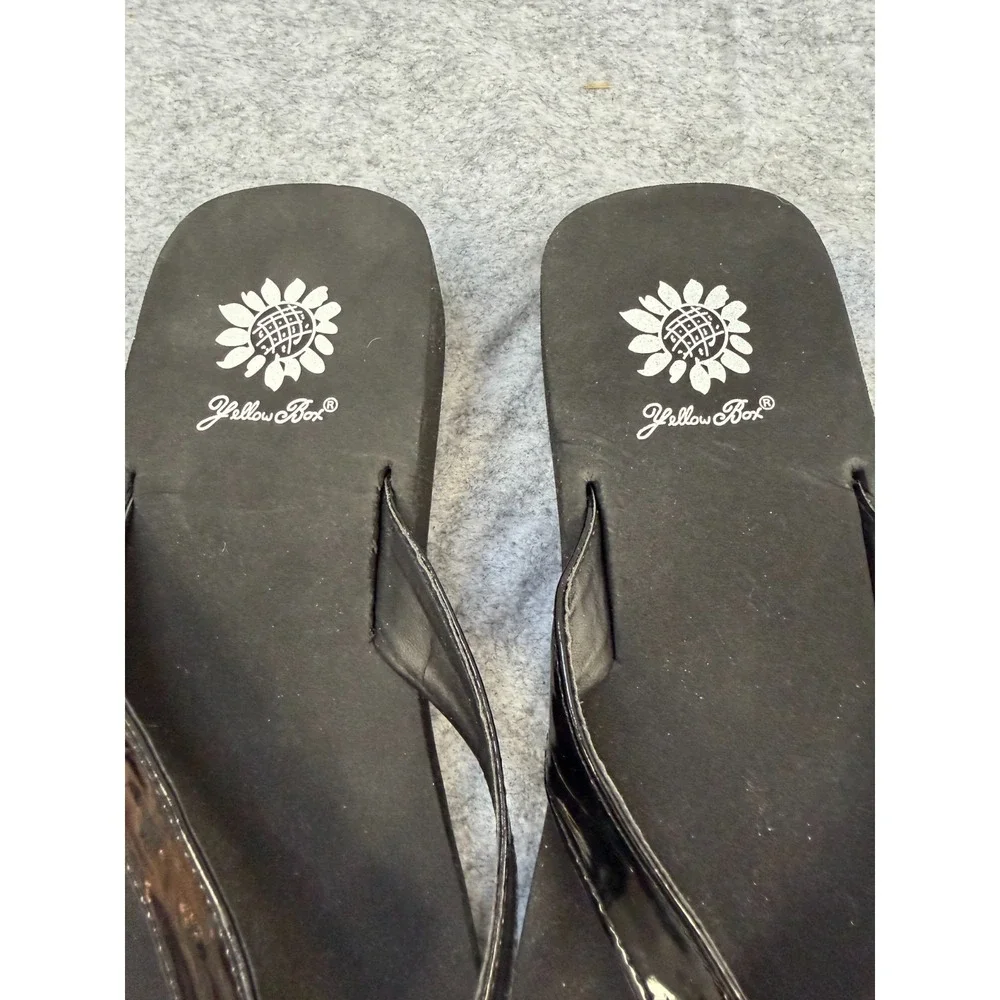 Yellow Box Fazania Flip-Flops Patent Leather with Logo Medallion Woman's size 9M - Picture 3 of 5